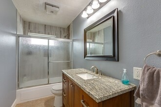 Building Photo - 9621 Rustown Dr