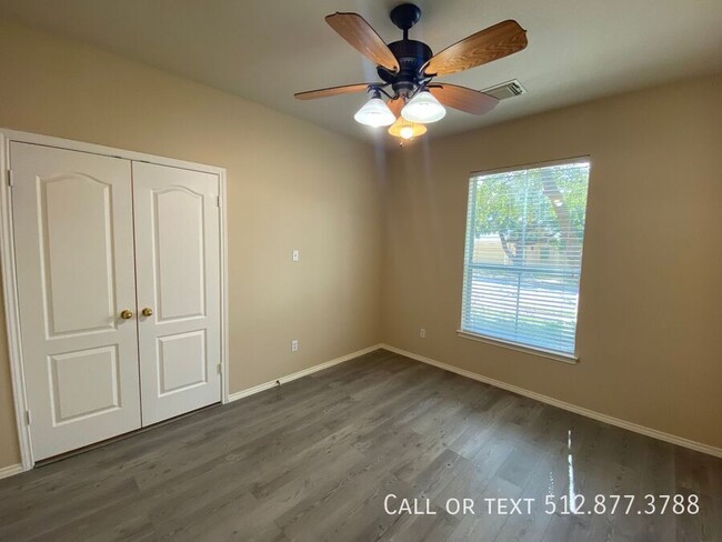 Building Photo - Spacious Larger 4 Bedroom 3 Bathroom Home ...