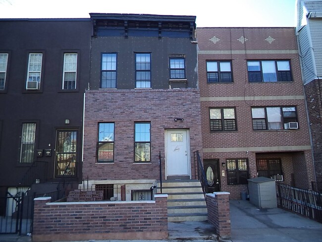 Building Photo - 254A Saratoga Ave