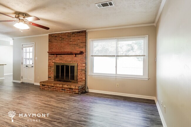 Foto del edificio - 705 Waverly Ln