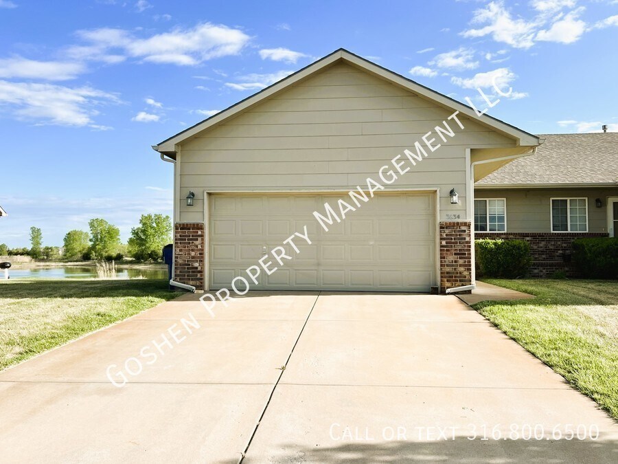 Primary Photo - Gorgeous Home with Lakeside View