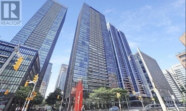 Building Photo - 110 Charles St E