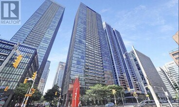 Building Photo - 110 Charles St E