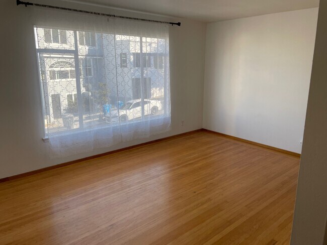 Foto del edificio - 300 Cortland Ave