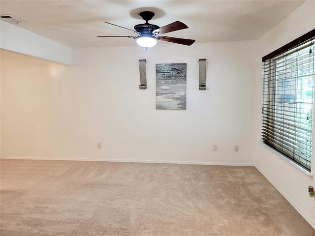 Foto del edificio - 7022 Kingsbury Dr