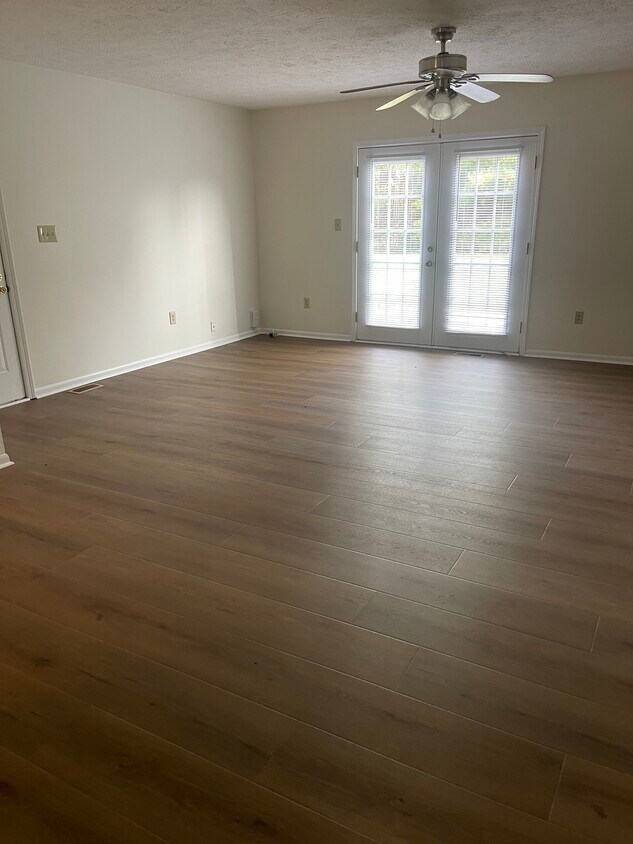 Foto del edificio - 106 Heather Ln