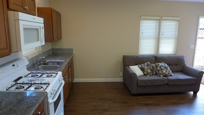 Foto del edificio - 2402 32nd St