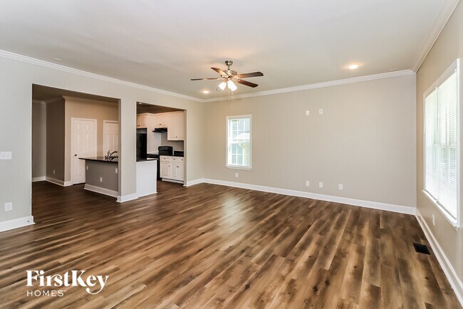 Foto del edificio - 2447 Claude St NW