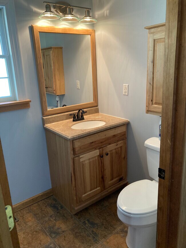 Foto del edificio - 221 S James St