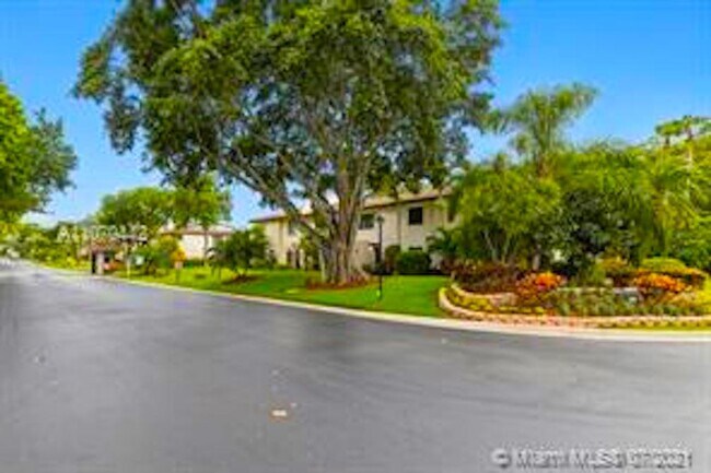 Building Photo - 21785 Cypress Dr