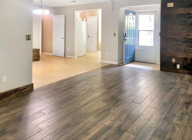 Building Photo - North Charleston 4 bedroom home