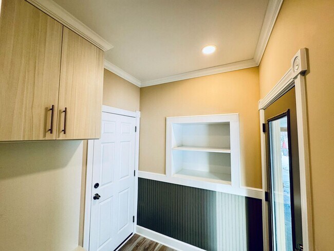 Foto del edificio - Luxury country rental 4x3 gated off black top!