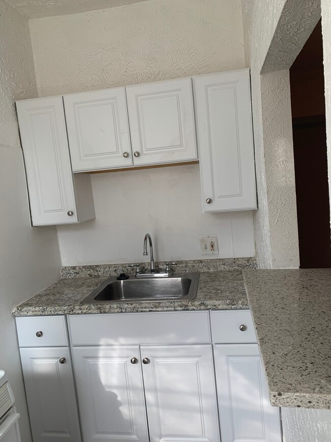 Kitchen - 254 S 16th St