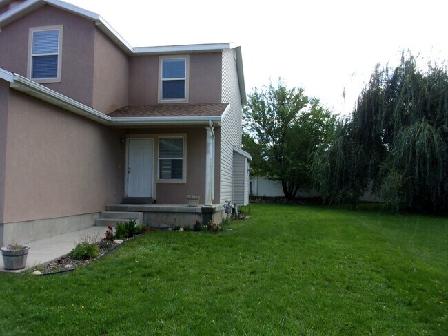 Foto del edificio - 1919 Twilight Ln E