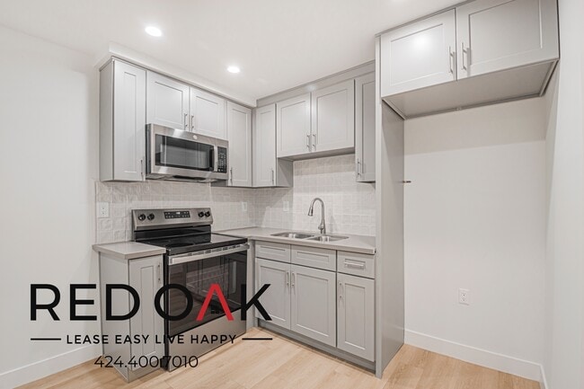 Building Photo - 6738 Independence Ave