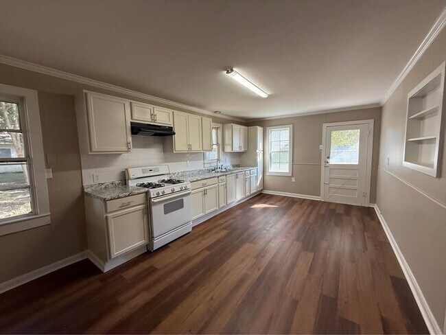 Foto del edificio - 3 Bedroom 1 Bathroom Home for Rent