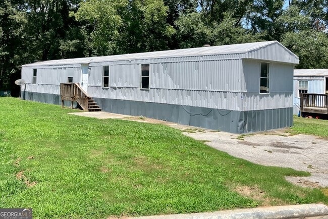Photo - 340 Towler St House