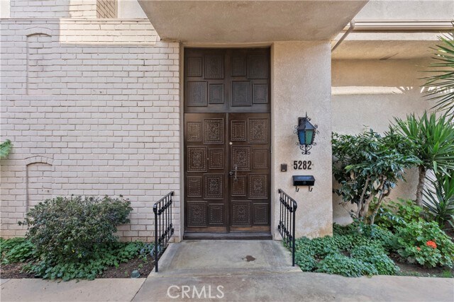 Foto del edificio - 5282 Lindley Ave