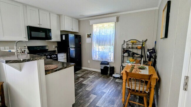 Foto del edificio - 71 Norton Ridge Rd