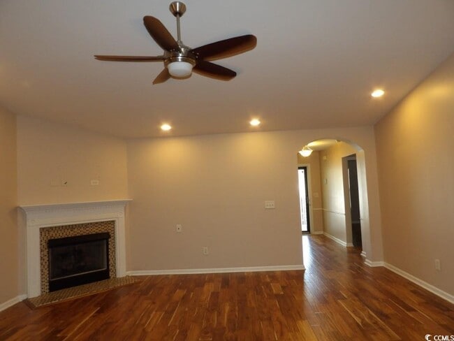 Foto del edificio - 188 Devonbrook Pl