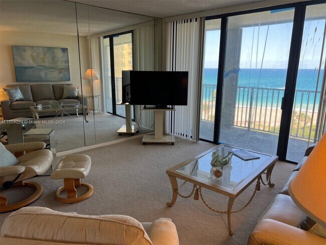 Foto del edificio - 400 Ocean Trail Way