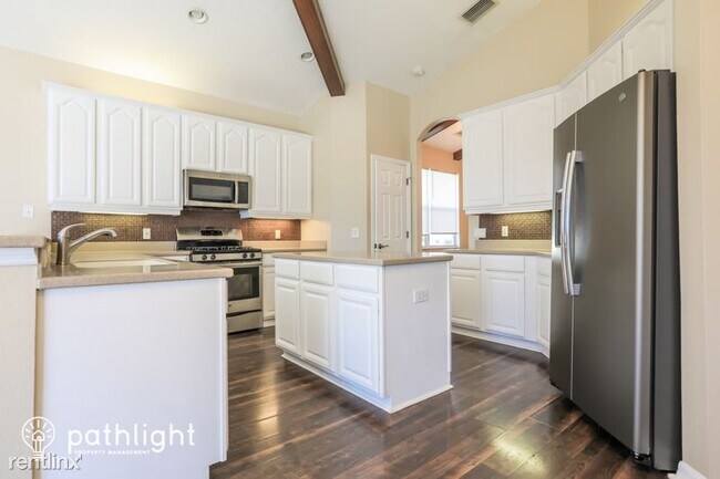 Foto del edificio - 4 br, 2.5 bath House - 310 Salvia Ct UNIT