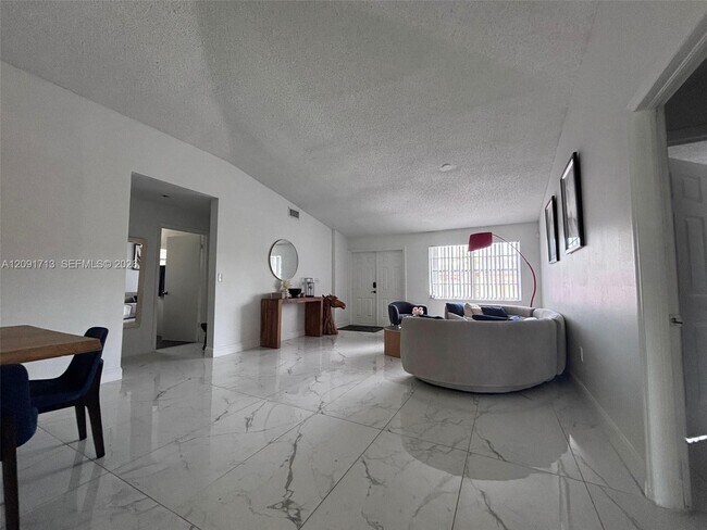 Foto del edificio - 12810 NW 6th Ln
