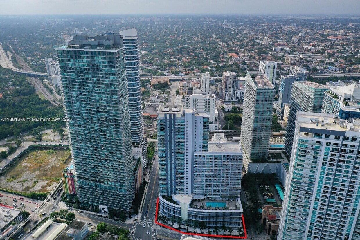 Primary Photo - 1250 S Miami Ave