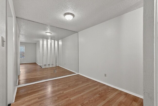 Foto del edificio - 8210 Bent Tree Rd