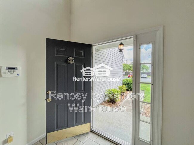 Building Photo - 601 Whisper Walk