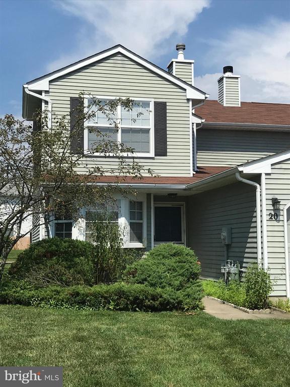 Foto del edificio - 20 Lancaster Ct