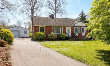 Building Photo - 8707 Mapleton Rd