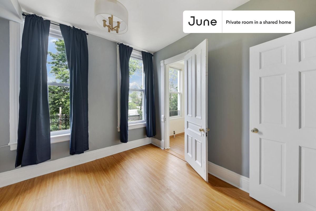 Room in Shared 5 bed/2 bath home - Room in Shared 5 bed/2 bath home