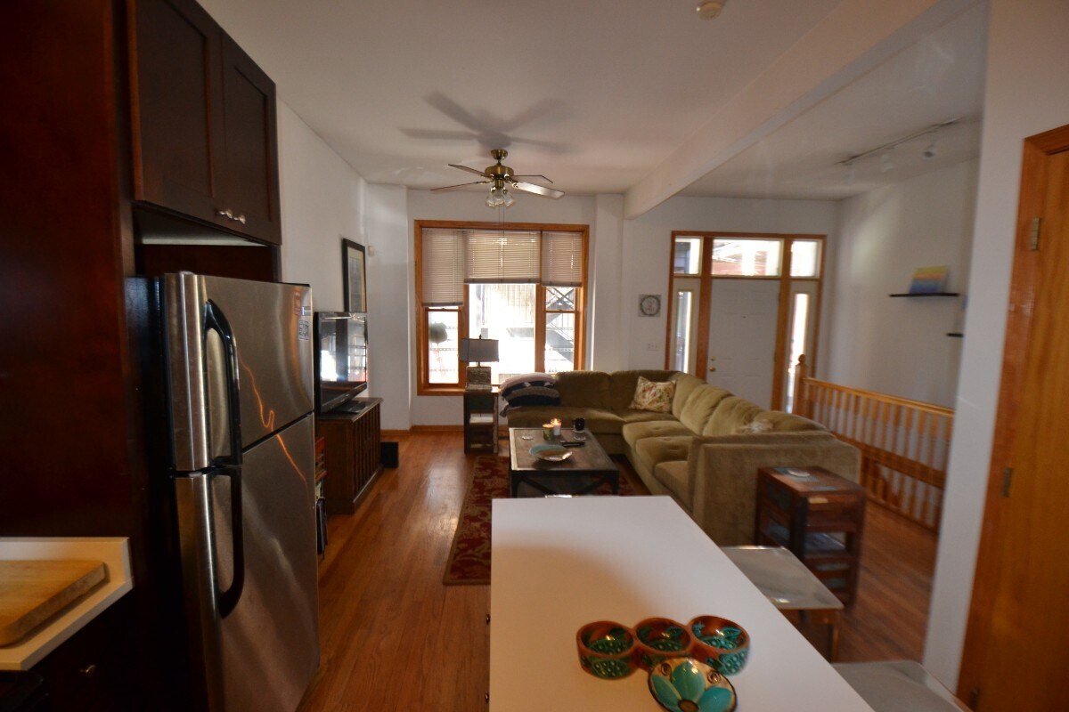 Foto principal - 3019 N Kenmore Ave
