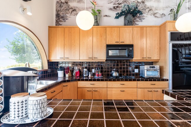 Foto del edificio - 2180 Cove Dr