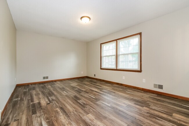 Foto del edificio - Comfortable 3 Bedroom Home in Independence