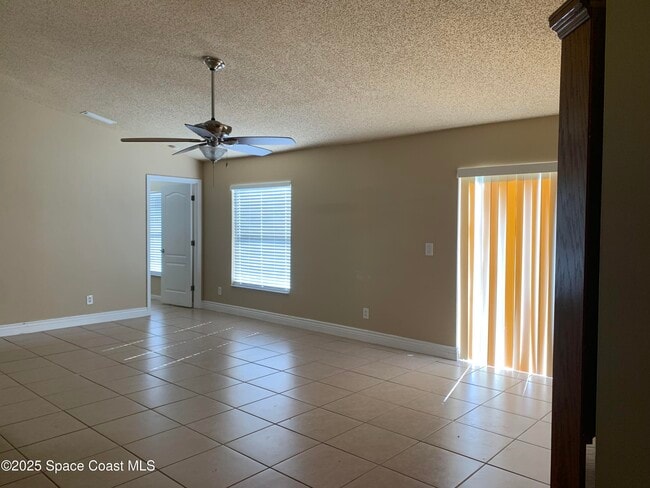 Building Photo - 2687 San Filippo Dr SE