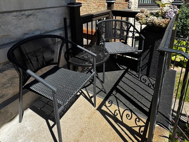 Foto del edificio - 2424 N Mozart St
