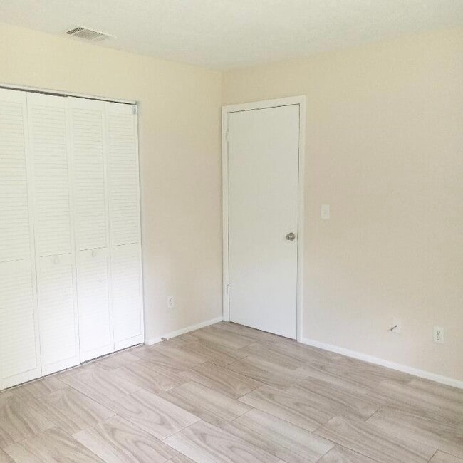 Foto del edificio - 5145 SE 31st St