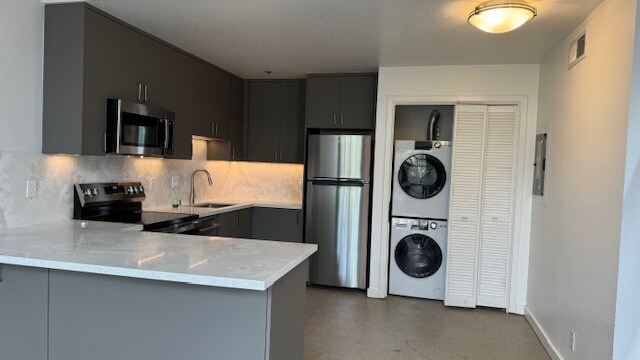 Kitchen - 701 Minnesota St