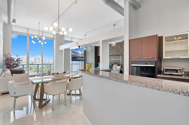 Foto del edificio - 3029 NE 188th St