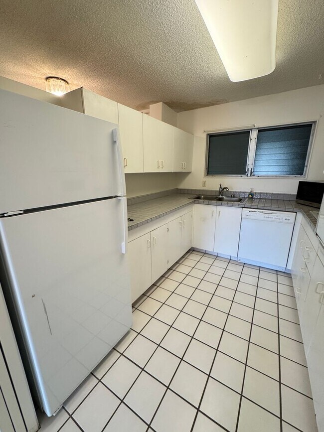 Foto del edificio - 2 bed, 2 bath, 1 parking condo in the hear...