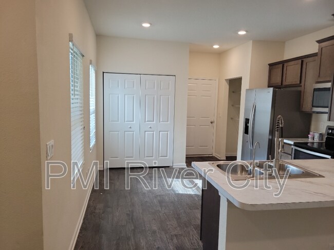 Foto del edificio - 855 Capitol Pkwy