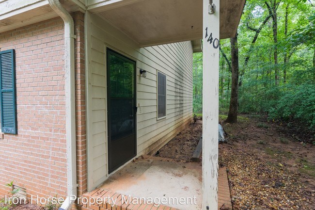 Building Photo - 140 Highland Park Dr