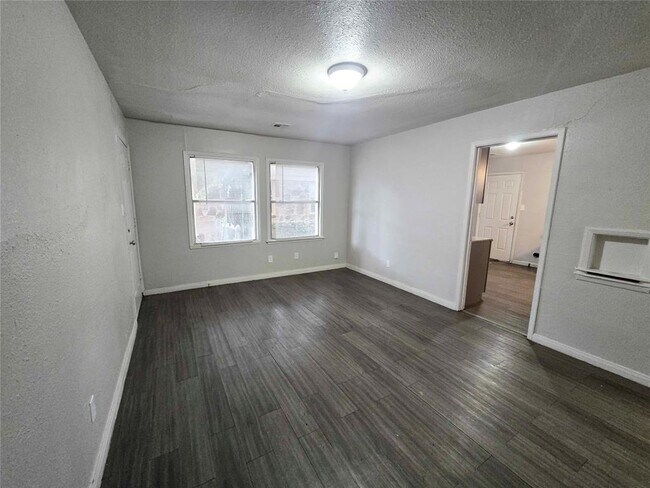 Building Photo - 515 E Indian Dr