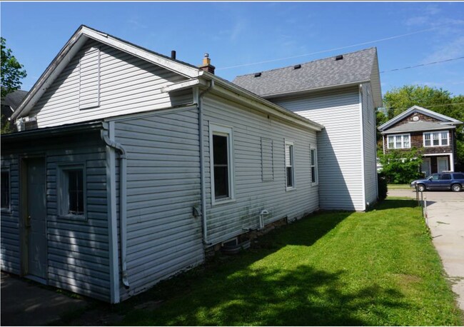 Building Photo - 728 Franklin St