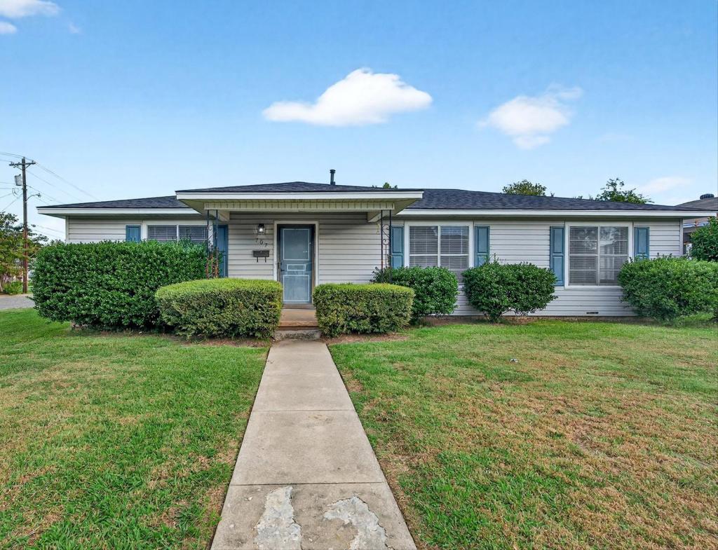 Foto principal - 707 Carver St