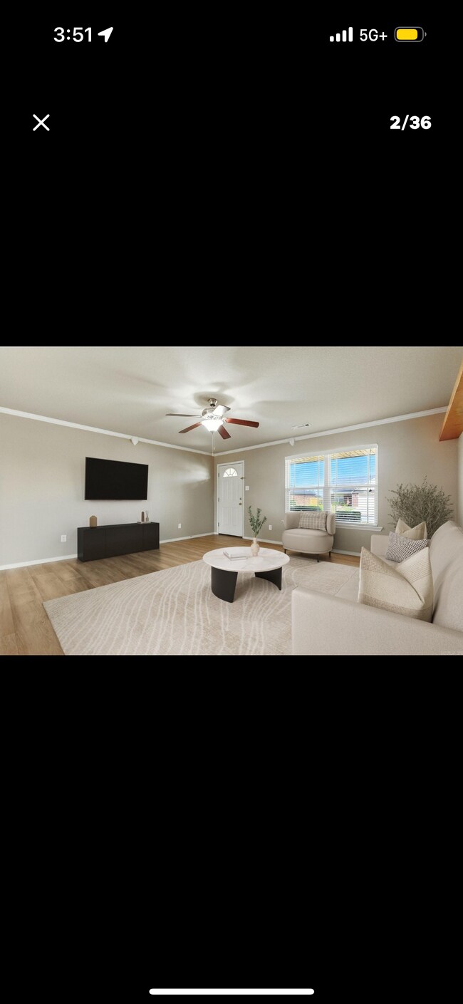 Foto del edificio - 5625 Pin Oak Ln