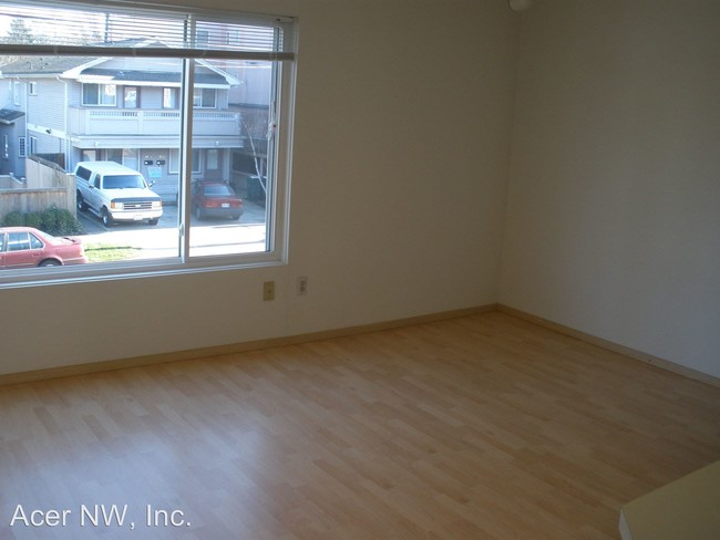 Building Photo - 6501 5th Ave NE