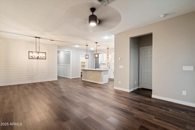 Building Photo - 17618 W Paraiso Dr